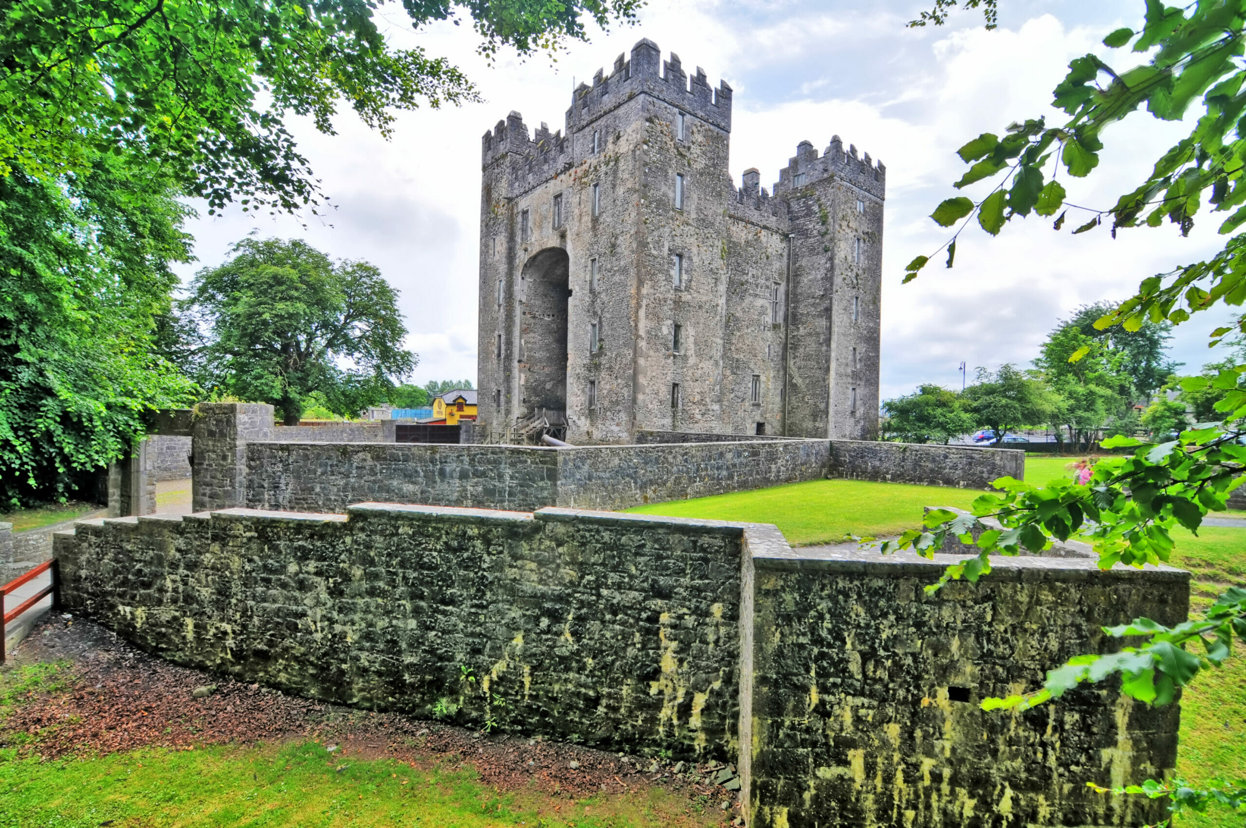 Meteora Monasteries, Travel Through History at Bunratty Castle &amp; Folk Park