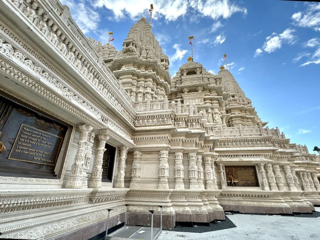 BAPS Swaminarayan Akshardham, Unveiling the Splendor of BAPS Swaminarayan Akshardham &#8211; A Hidden Gem in New Jersey