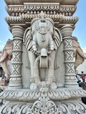 BAPS Swaminarayan Akshardham, Unveiling the Splendor of BAPS Swaminarayan Akshardham &#8211; A Hidden Gem in New Jersey