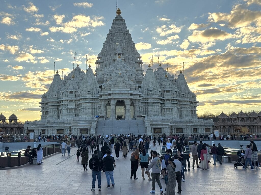 BAPS Swaminarayan Akshardham, Unveiling the Splendor of BAPS Swaminarayan Akshardham &#8211; A Hidden Gem in New Jersey