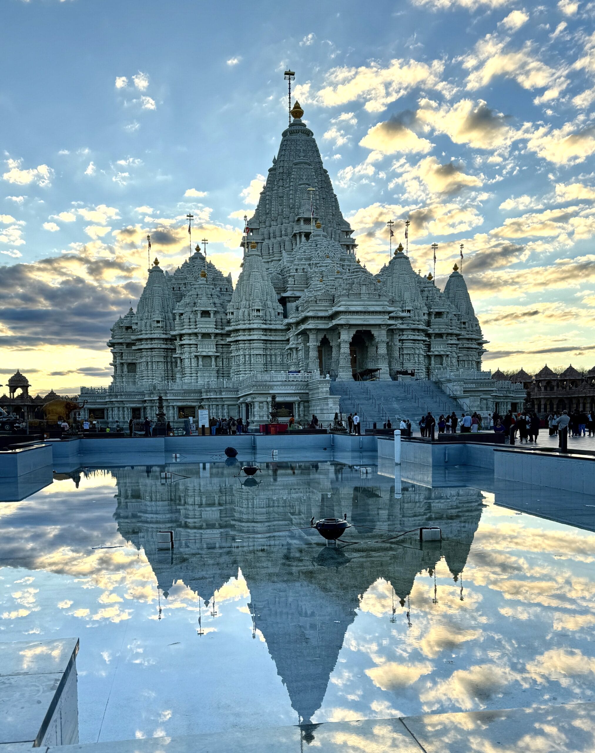 BAPS Swaminarayan Akshardham, Unveiling the Splendor of BAPS Swaminarayan Akshardham &#8211; A Hidden Gem in New Jersey