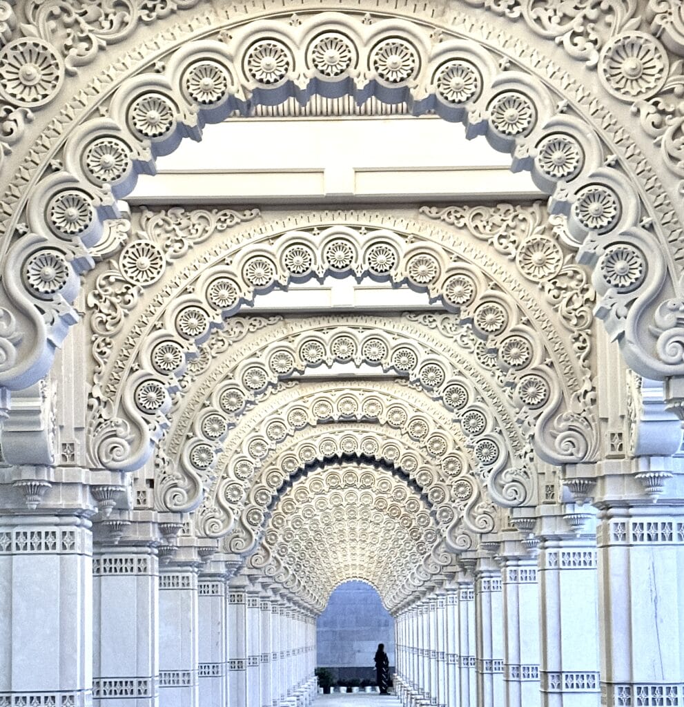 BAPS Swaminarayan Akshardham, Unveiling the Splendor of BAPS Swaminarayan Akshardham &#8211; A Hidden Gem in New Jersey