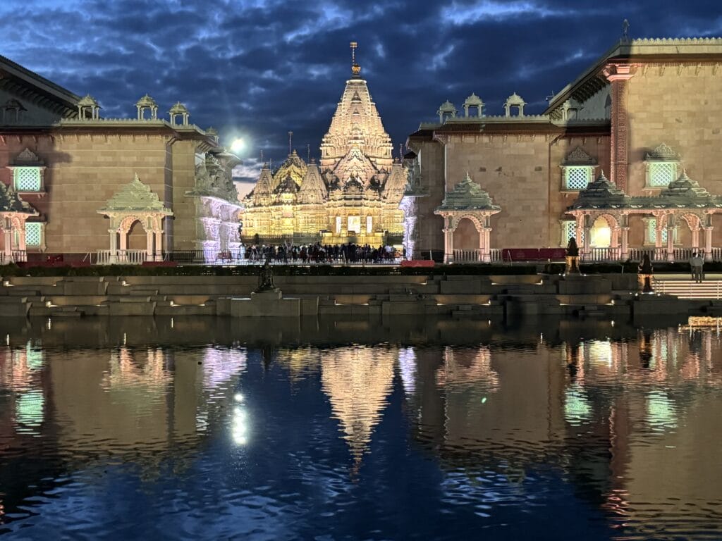 BAPS Swaminarayan Akshardham, Unveiling the Splendor of BAPS Swaminarayan Akshardham &#8211; A Hidden Gem in New Jersey