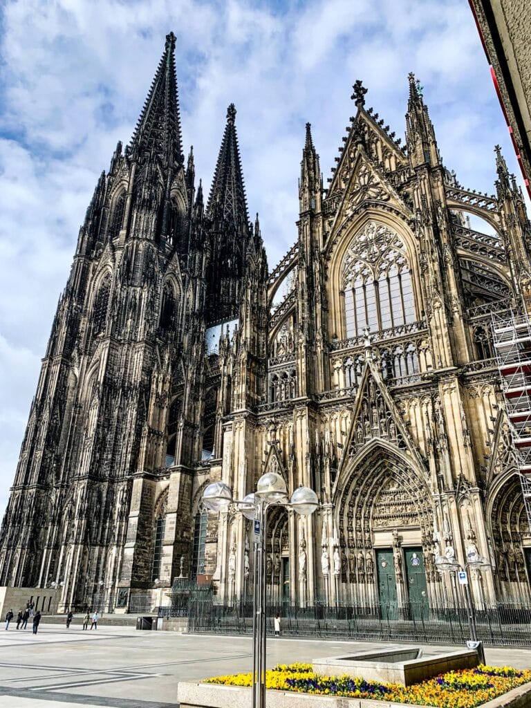 Cologne Cathedral, Cologne Cathedral: An Architectural Masterpiece and a German Icon